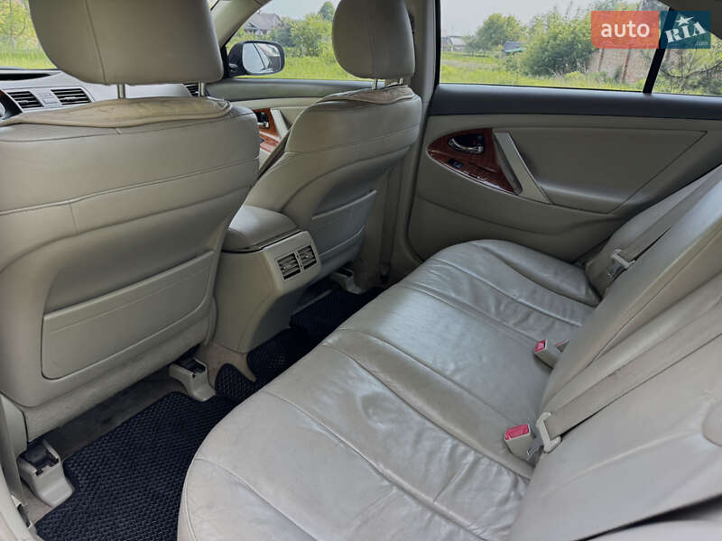 Седан Toyota Camry 2008 в Кременце