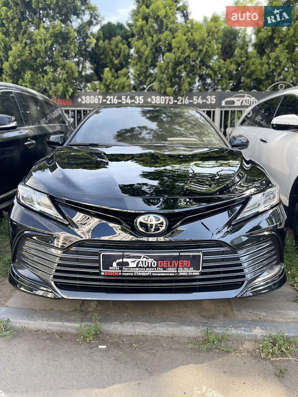Toyota Camry 2021