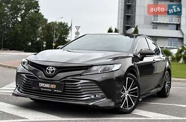 Седан Toyota Camry 2018 в 