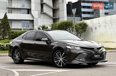 Седан Toyota Camry 2018 в 