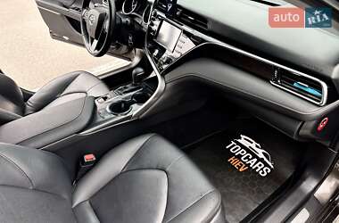 Седан Toyota Camry 2018 в 
