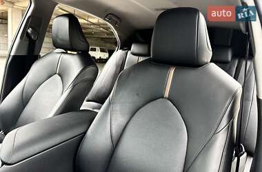 Седан Toyota Camry 2018 в 