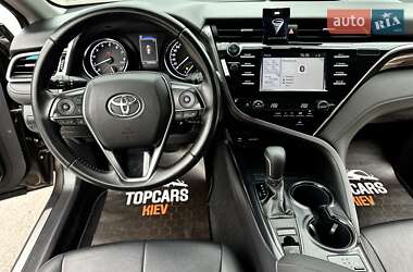Седан Toyota Camry 2018 в 