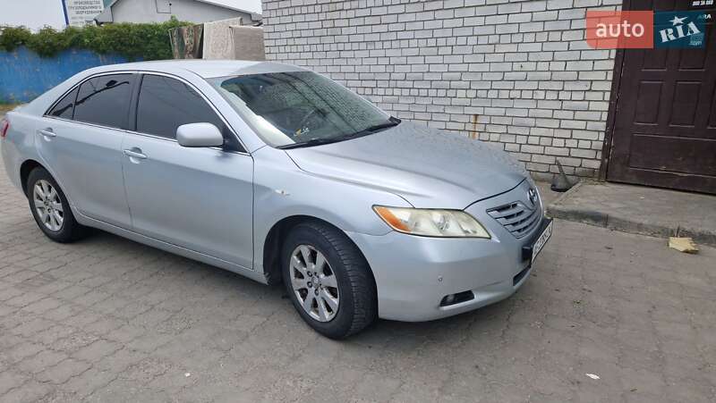 Седан Toyota Camry 2008 в Днепре