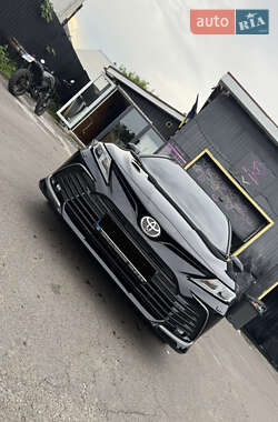 Седан Toyota Camry 2024 в 