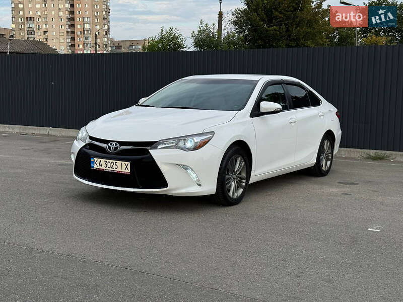 Седан Toyota Camry 2016 в Балаклії