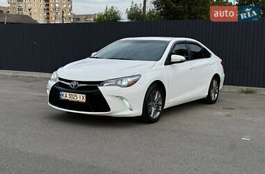 Седан Toyota Camry 2016 в 