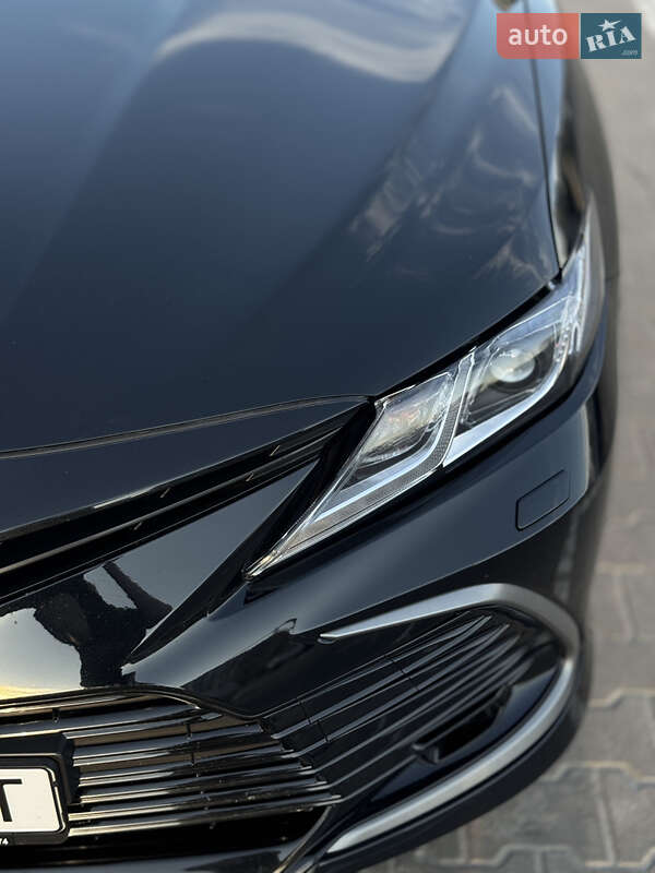 Седан Toyota Camry 2023 в Києві