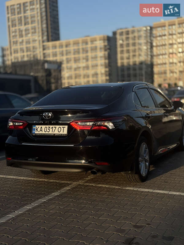 Седан Toyota Camry 2023 в Києві