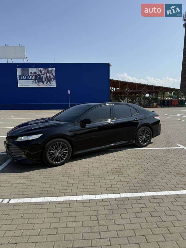 Toyota Camry 2018