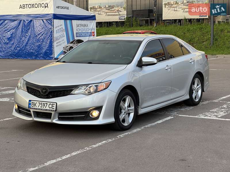 Toyota Camry 2014