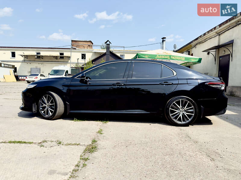 Седан Toyota Camry 2021 в Харькове