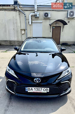 Седан Toyota Camry 2021 в 