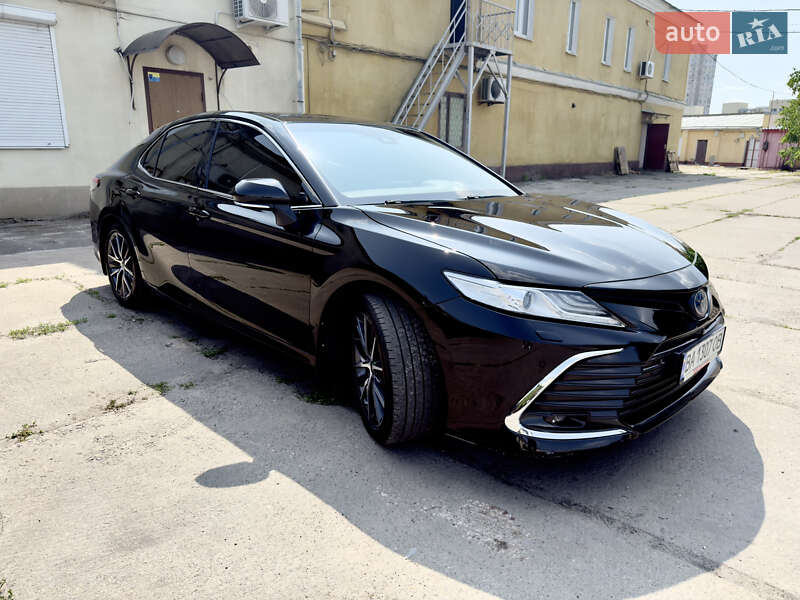 Седан Toyota Camry 2021 в Харькове