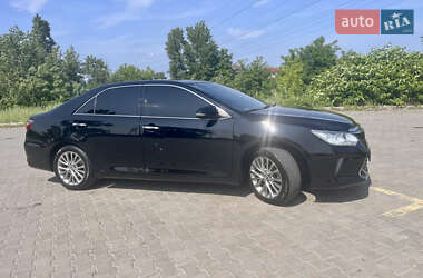 Седан Toyota Camry 2016 в Вишгороді