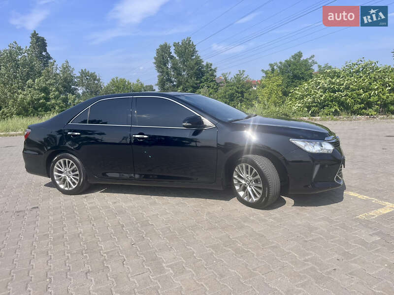 Toyota Camry 2016