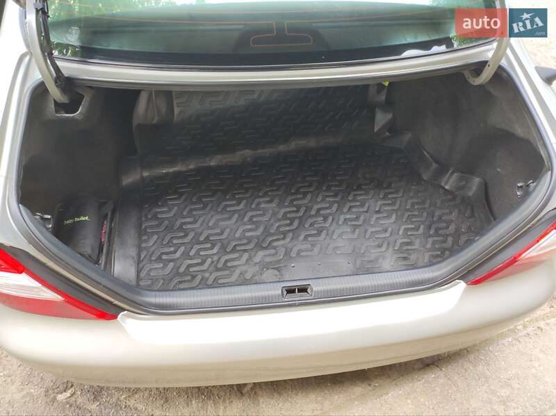 Седан Toyota Camry 2003 в Рені