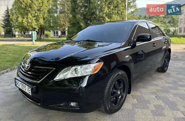 Седан Toyota Camry 2007 в Воловце