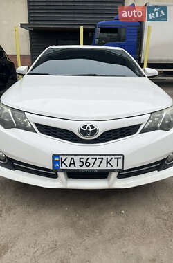 Седан Toyota Camry 2012 в Києві