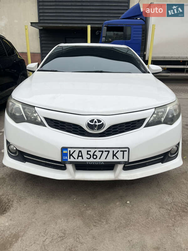 Toyota Camry 2012