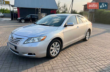 Седан Toyota Camry 2008 в Сторожинці