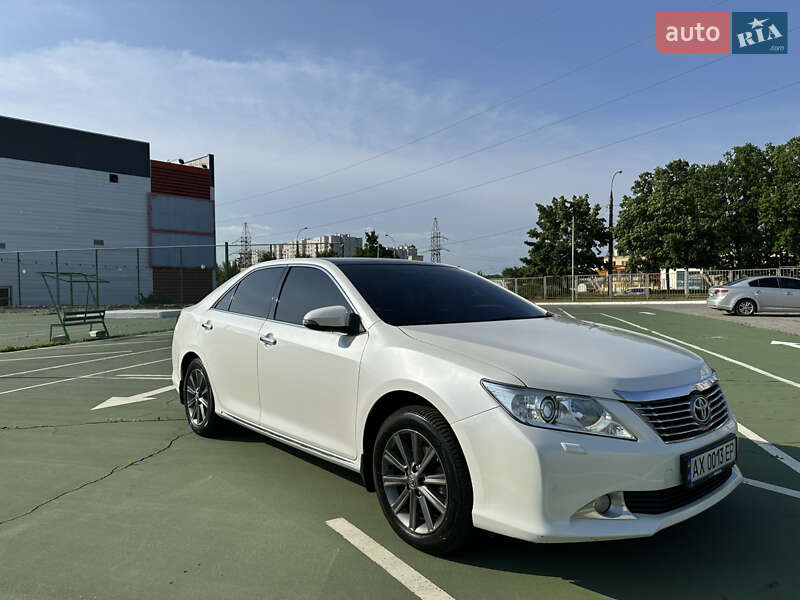 Седан Toyota Camry 2012 в Харькове