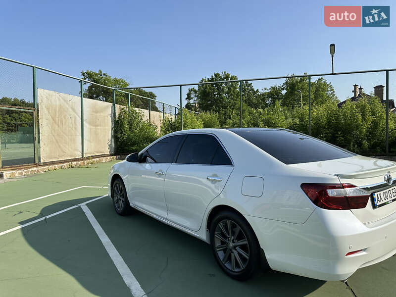 Седан Toyota Camry 2012 в Харькове