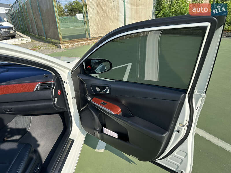 Седан Toyota Camry 2012 в Харькове
