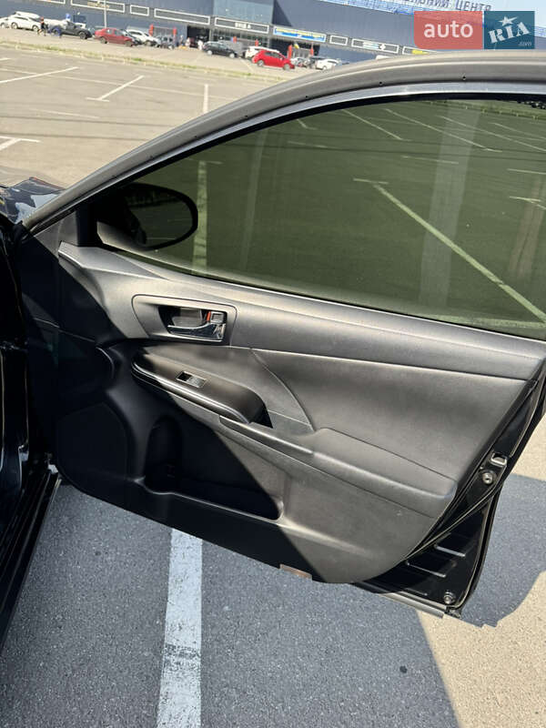 Седан Toyota Camry 2012 в Дніпрі