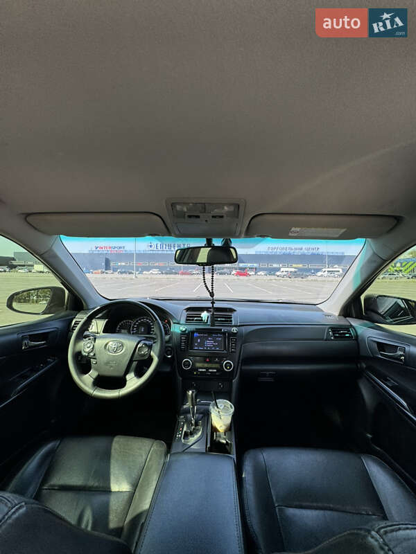 Седан Toyota Camry 2012 в Дніпрі