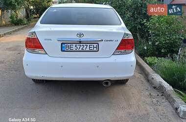 Седан Toyota Camry 2004 в 