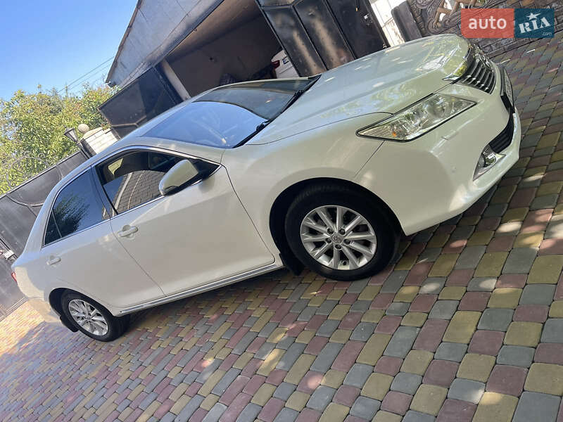 Седан Toyota Camry 2014 в Кременчуге