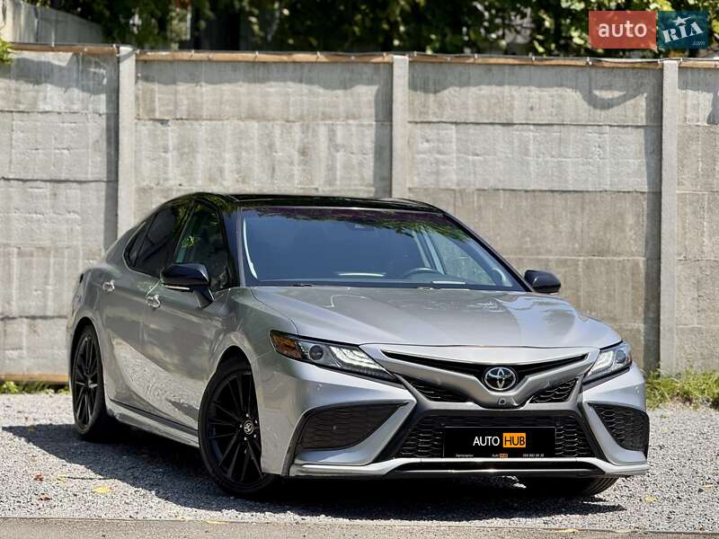Toyota Camry 2021