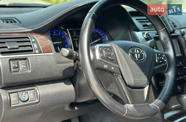 Седан Toyota Camry 2016 в 