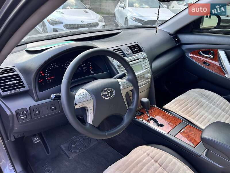 Седан Toyota Camry 2010 в Одессе