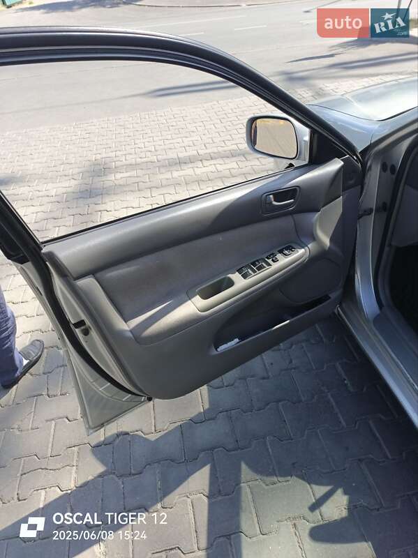 Седан Toyota Camry 2003 в Одессе