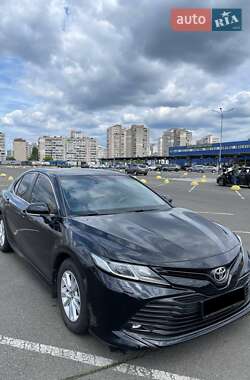 Седан Toyota Camry 2018 в Києві