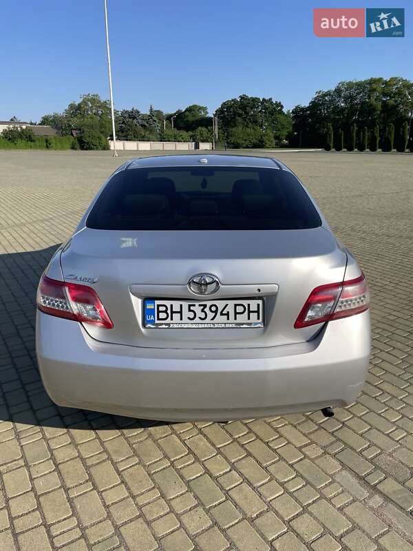 Седан Toyota Camry 2010 в Одессе