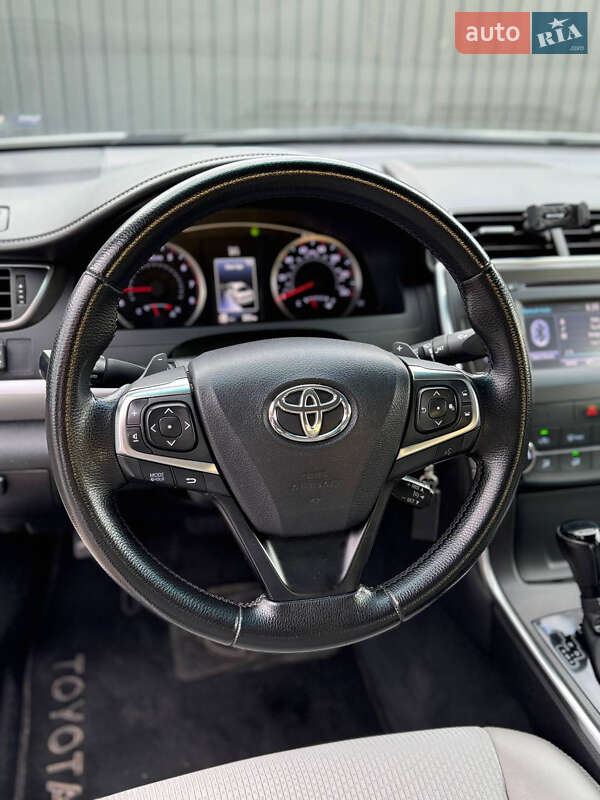 Седан Toyota Camry 2016 в Балаклії