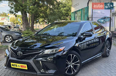 Седан Toyota Camry 2018 в Николаеве