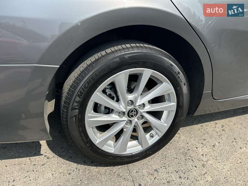 Седан Toyota Camry 2024 в Одесі