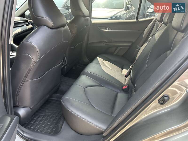 Седан Toyota Camry 2024 в Одесі