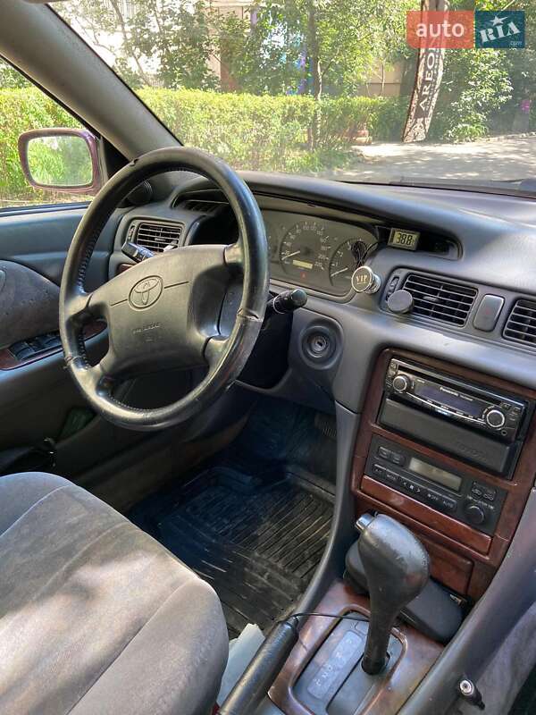 Седан Toyota Camry 1997 в Одесі