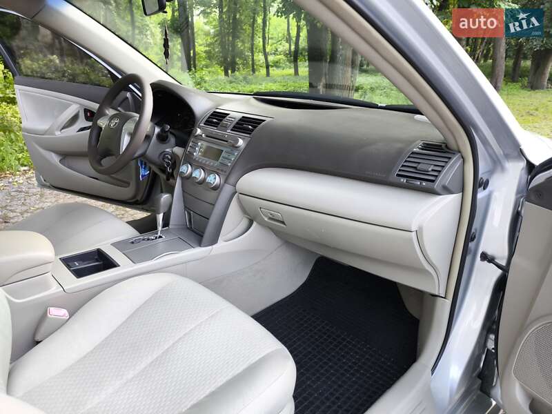 Седан Toyota Camry 2008 в Козятині