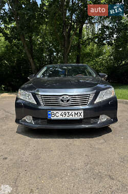 Седан Toyota Camry 2013 в Львові