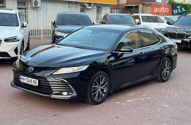 Седан Toyota Camry 2023 в 