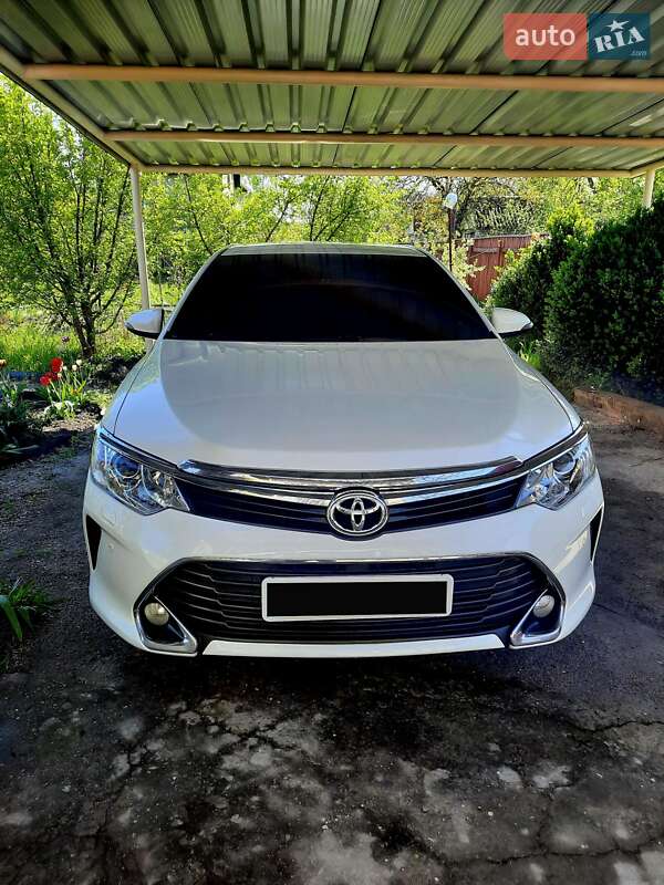 Седан Toyota Camry 2015 в Кременчуці