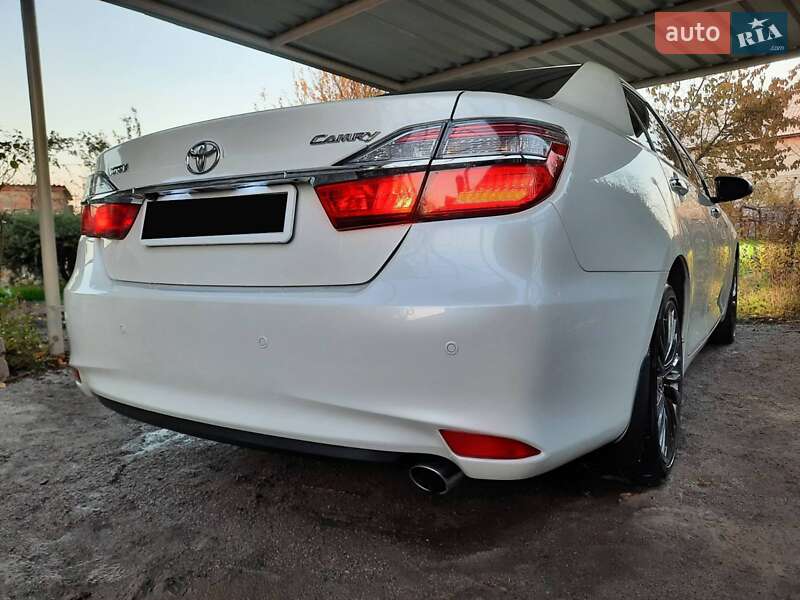 Седан Toyota Camry 2015 в Кременчуці