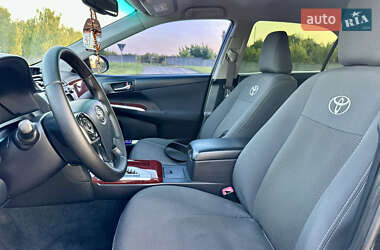 Седан Toyota Camry 2013 в 