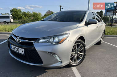 Седан Toyota Camry 2017 в Києві